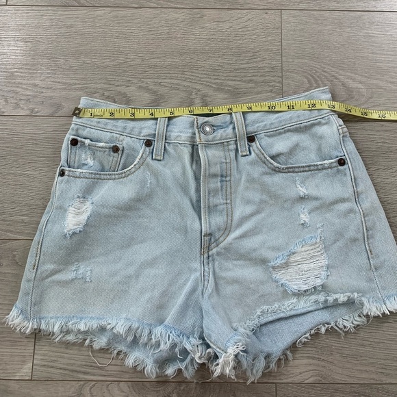 Levi’s Light Wash Distressed Raw Hem Button Fly Jean Shorts - Picture 9 of 11